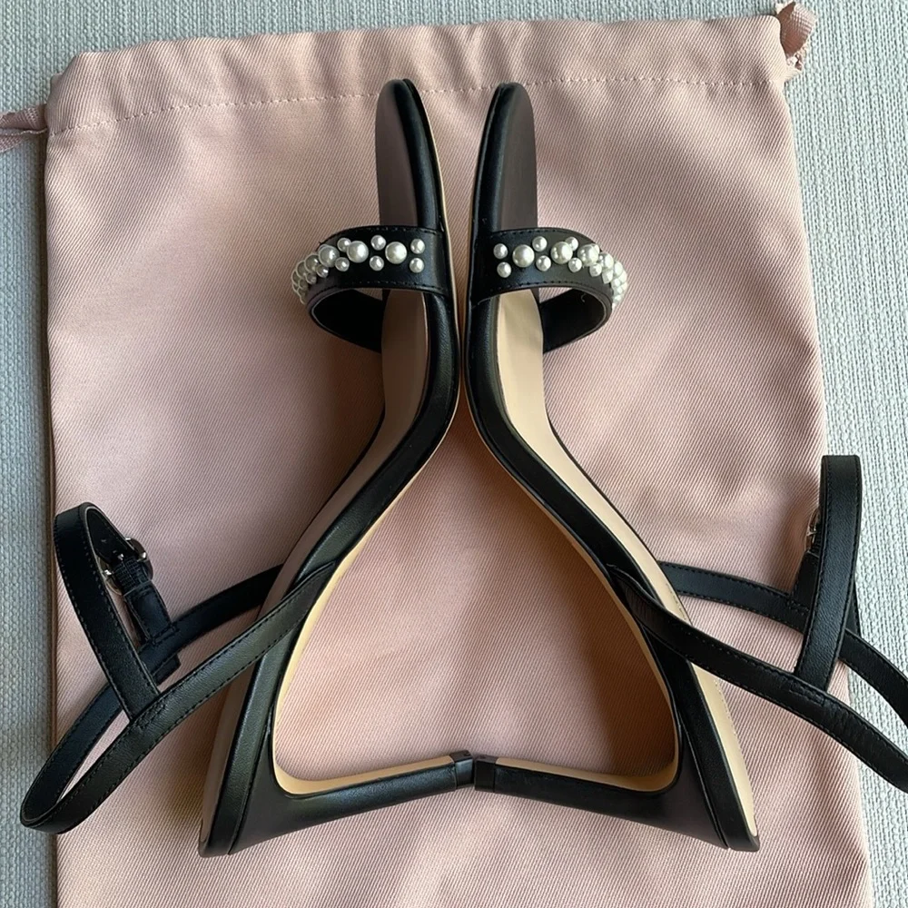 Stuart Weitzman dancer Sandals - black with Pearl Accents - size 8